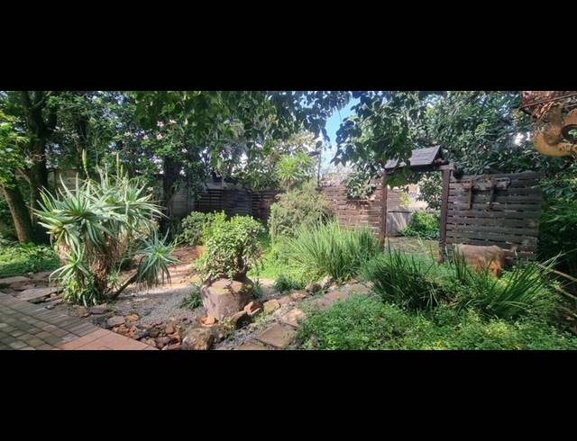 4 BEDROOM HOUSE FOR SALE IN ROOIHUISKRAAL